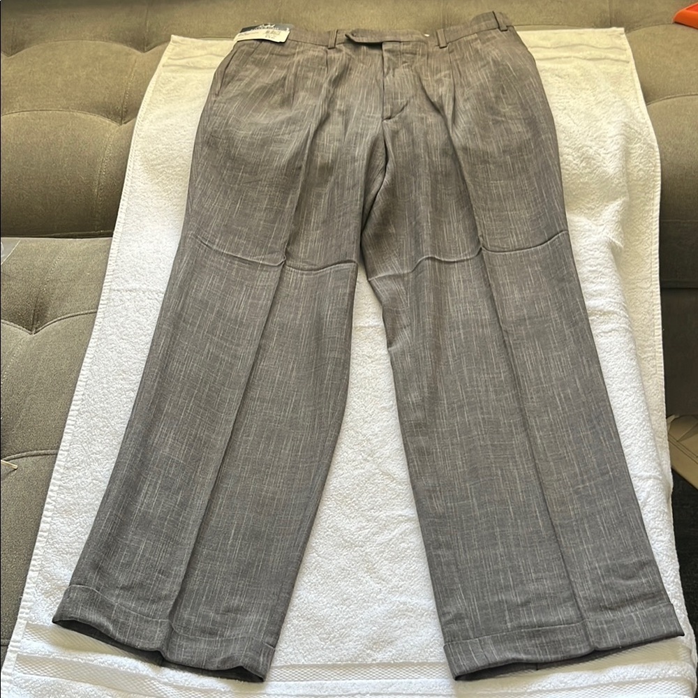 Ralph Lauren Gray Dress Pants with Classic Straight-Leg Cut
